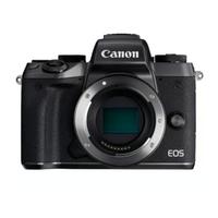 Canon M5 mirrorless con adattatore per obiettivi  