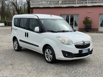 Opel Combo 1.6 CDTi 105CV PC-TN Cosmo