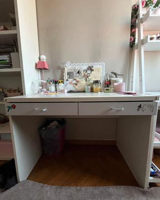 scrivania Mondo Convenienza con 2 cassetti