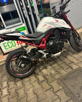 Honda hornet 750
