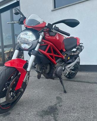 Ducati Monster 696