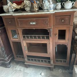 Antica credenza stile liberty
