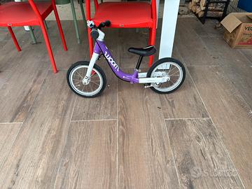 Bicicletta senza pedali Woom 1