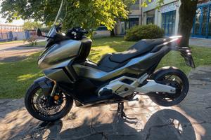 Honda Forza 750 BASE