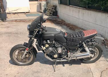 Moto FZX 750