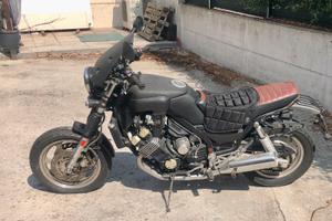 Moto FZX 750