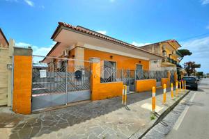 CASA SEMINDIPENDENTE A TORRE DEL GRECO