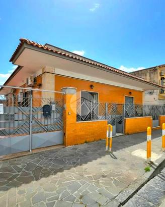 CASA SEMINDIPENDENTE A TORRE DEL GRECO