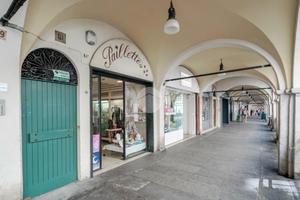 4 LOCALI A BRESCIA