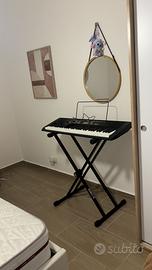 tastiera okey 61 + libro pozzoli+ cavalletto