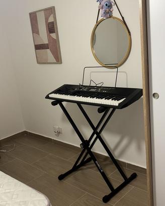 tastiera okey 61 + libro pozzoli+ cavalletto