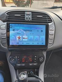 Autoradio Android iSudar 8 GB di RAM e 128 GB di R