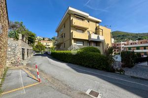 2 LOCALI A SPOTORNO
