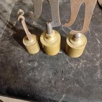 Antichi pesi in ottone