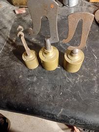 Antichi pesi in ottone