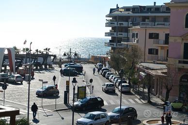 A SETTEMBRE centralissima VISTA MARE