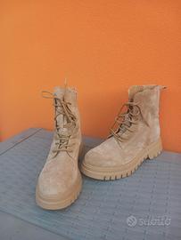 scarponcino beige in simil-renna