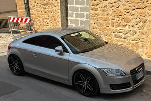 Audi TT mk2 del 2007 2.0 tsi 200cv