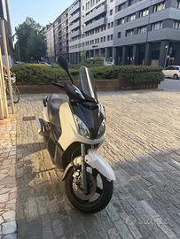 Yamaha X Max 250