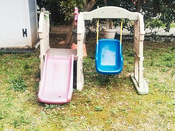 scivolo e altalena da giardino