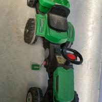 Trattore a pedali per bambini colore verde 