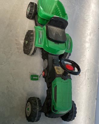 Trattore a pedali per bambini colore verde 