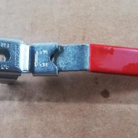 LEVA ACCIAIO PIATTA  LUCCHETTABILE ROSSA 13CM 