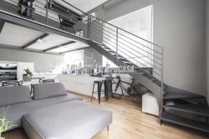 ELEGANTE BILOCALE DI 63 MQ RISTRUTTURATO CON DOPPI