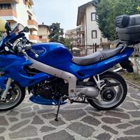 Triumph sprint 955rs