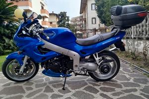 Triumph sprint 955rs