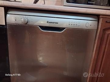 Lavastoviglie Ariston L04