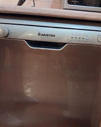 Lavastoviglie Ariston L04