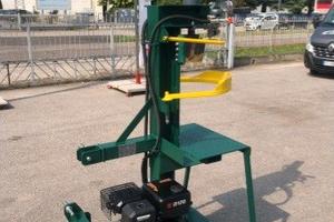 Spaccalegna saetta 700 16 Tonnellate 9 HP