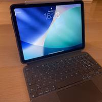 iPad Air 4 + Apple Pencil 2 + Logitech Combo Touch