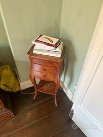 Comodino francese antiquariato