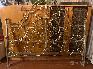 Letto matrimoniale ferro battuto mano foglio d‘oro