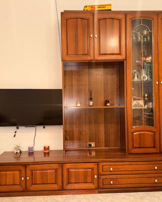 Parete attrezzata in legno massiccio di ciliegio