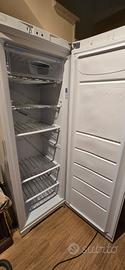 Congelatore a cassetti Indesit