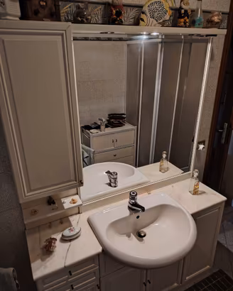 Mobile bagno con specchio