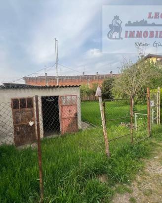 Terreno di 330 m² a Lardirago