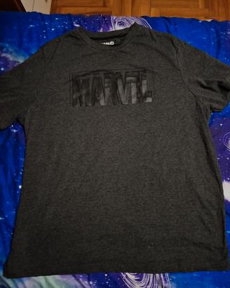 T-Shirt MARVEL grigio scuro mis. XL Usata perf.