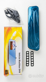 Specchietto retrovisore con dash cam