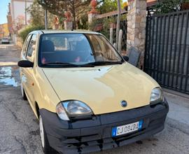 Fiat 600 in buone condizioni del 2005 benzina