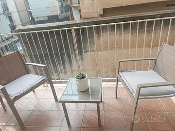 Sedie e tavolino da giardino o balcone 