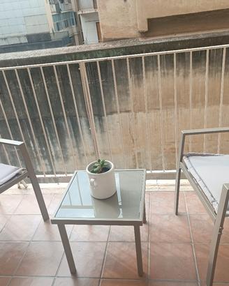 Sedie e tavolino da giardino o balcone 