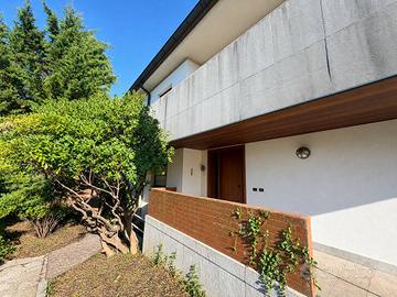 Villa di 424 m² con 5 locali e box auto doppio a U