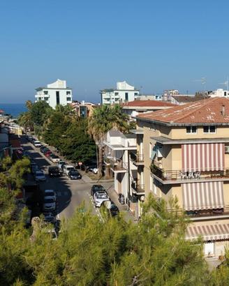 2 LOCALI A SAN BENEDETTO DEL TRONTO