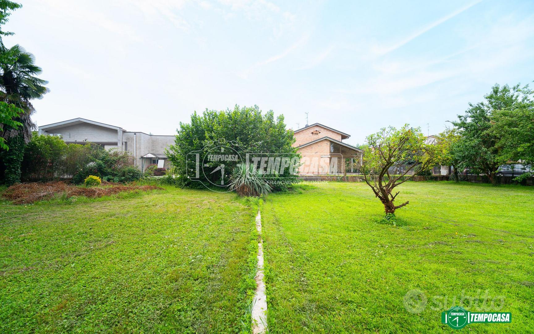 TERRENO EDIFICABILE CON AREA INDUSTRIALE ANNESSA - Altro