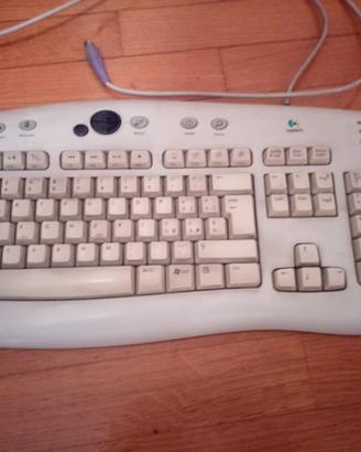 Tastiera+webcam+mouse Logitech 
