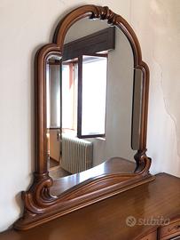 Specchio con cornice in legno per camera da letto